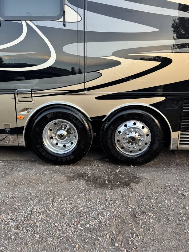 Polished motorcoach wheels and rims